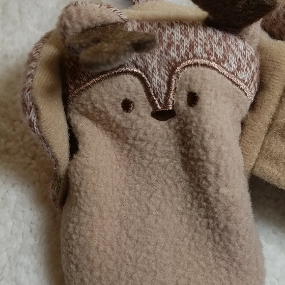 *5/$20* Cat & Jack Infant Reindeer Booties - Picture 3 of 6